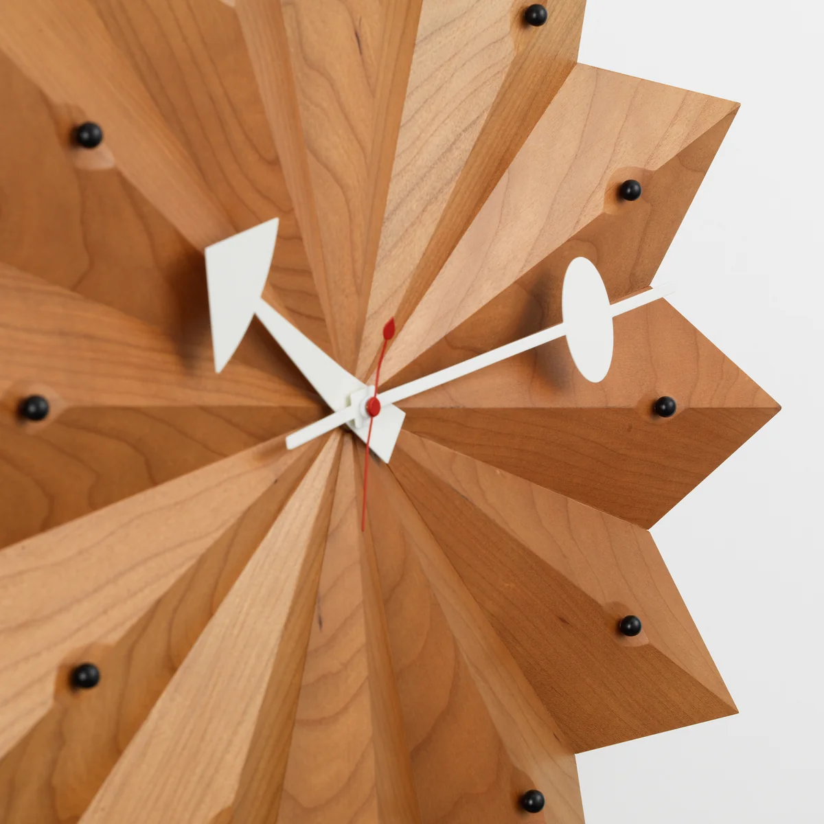 Vitra - Nelson Fan Wanduhr, kirsch