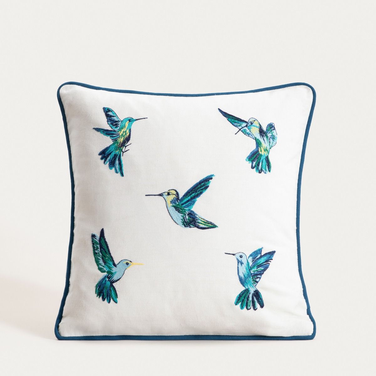 Poszewka COLIBRI z haftowanymi kolibrami 45x45cm