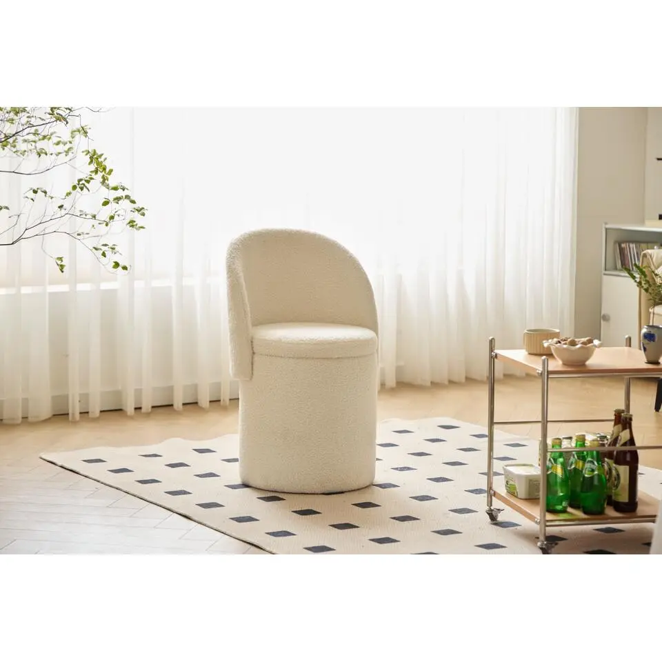 Salonpoef met rugleuning en opbergruimte in witte boucl&eacute;