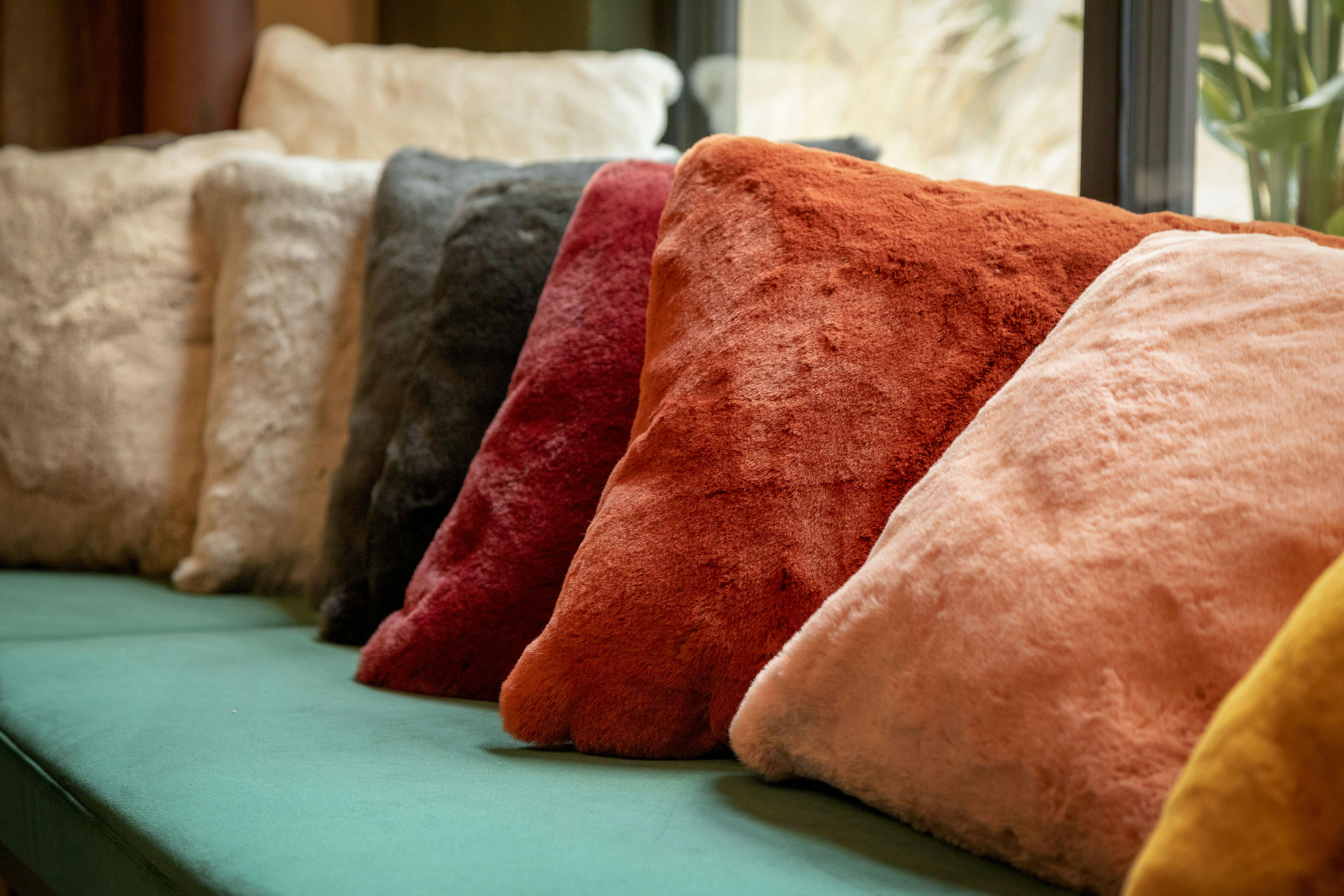 ZAYA - Housse de coussin orange fausse fourrure-45x45 cm uni