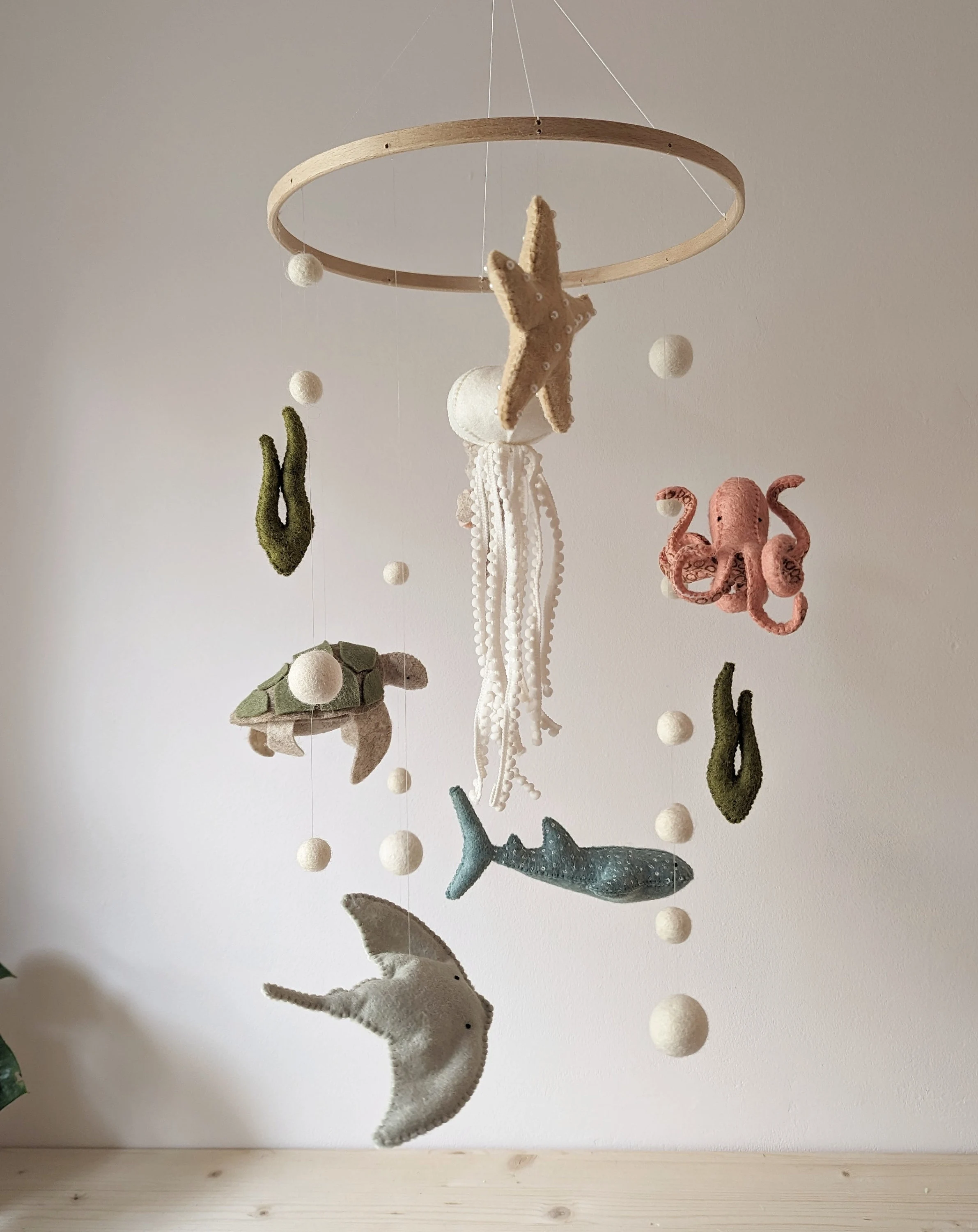 Ocean baby mobile, sea themed nursery, baby mobile with jellyfish, octopus crib mobile, dolphin cot mobile, sea life gift, baby gift