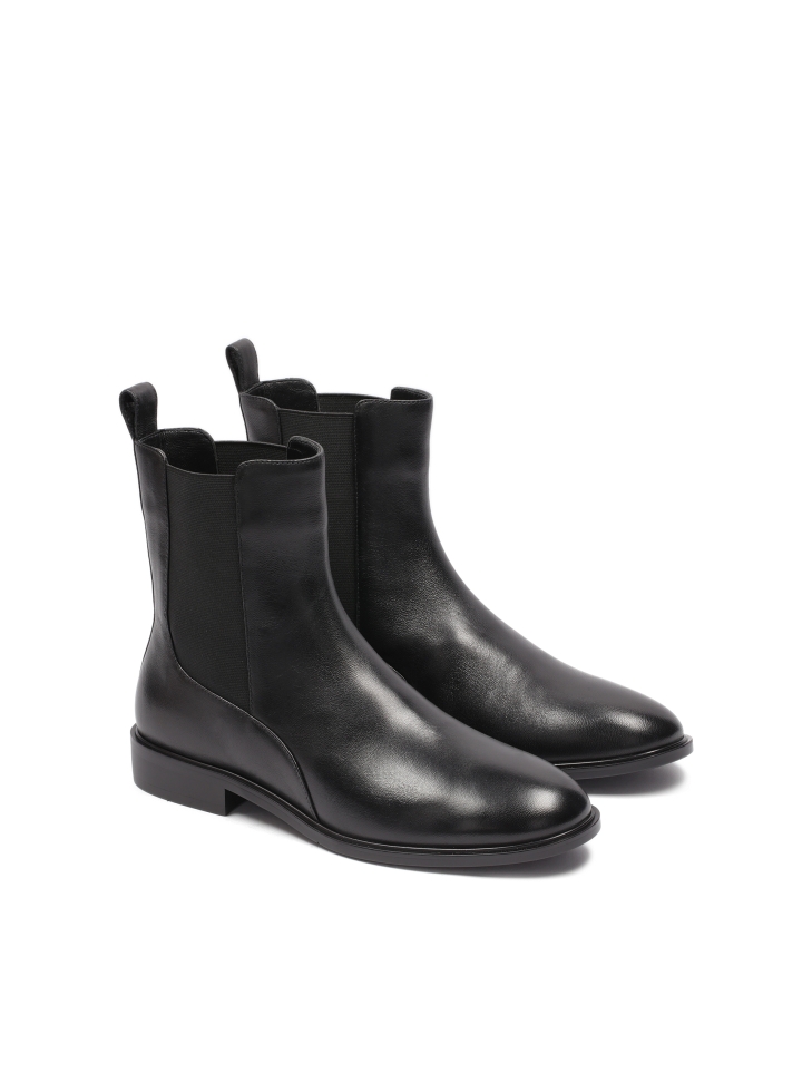 Black slip-on women's slingback Chelsea boots