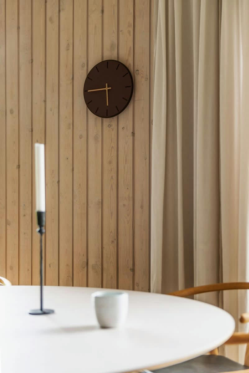- Horloge murale en linoléum rouge D28cm