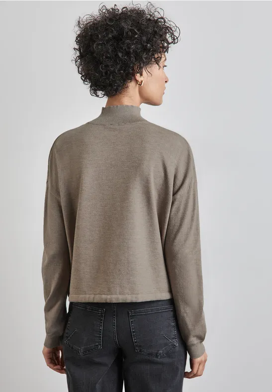 Kurzer Turtleneck-Sweater