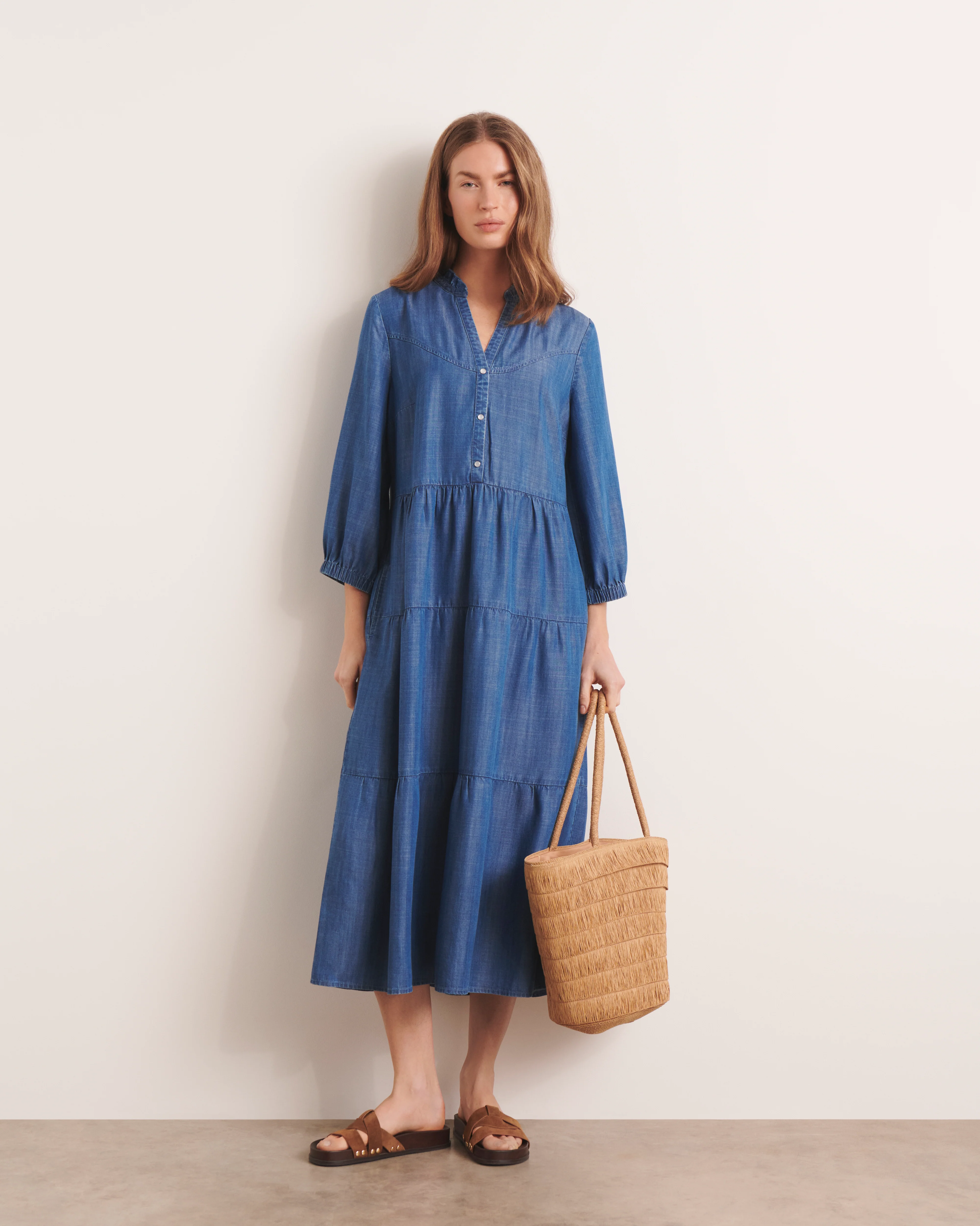 Robe bleue à volants longueur midi RITOURNELLE/13118/296