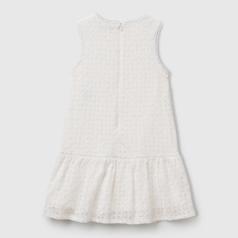 Lace dress with flounce