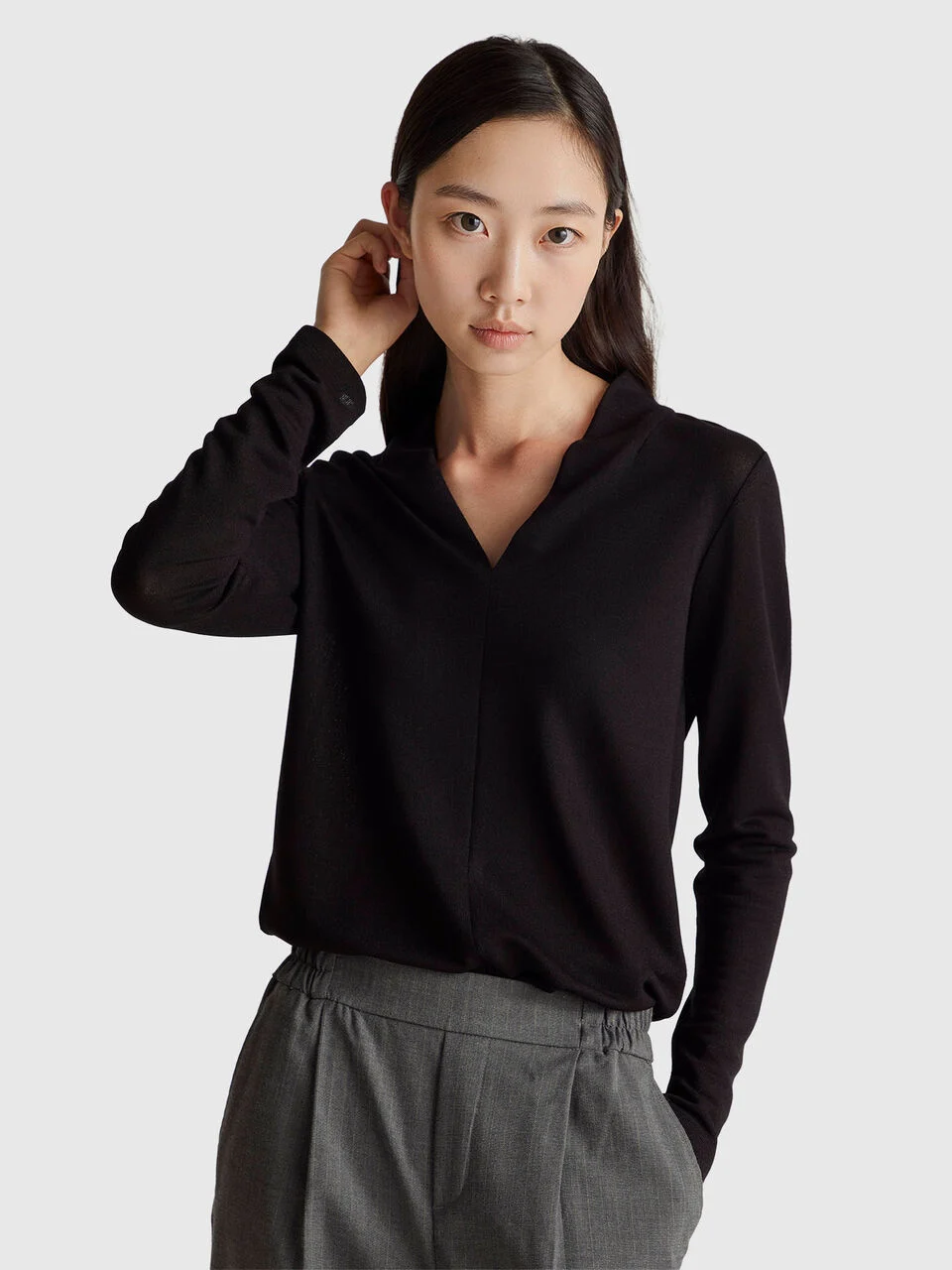 Crepe t-shirt with V-neck