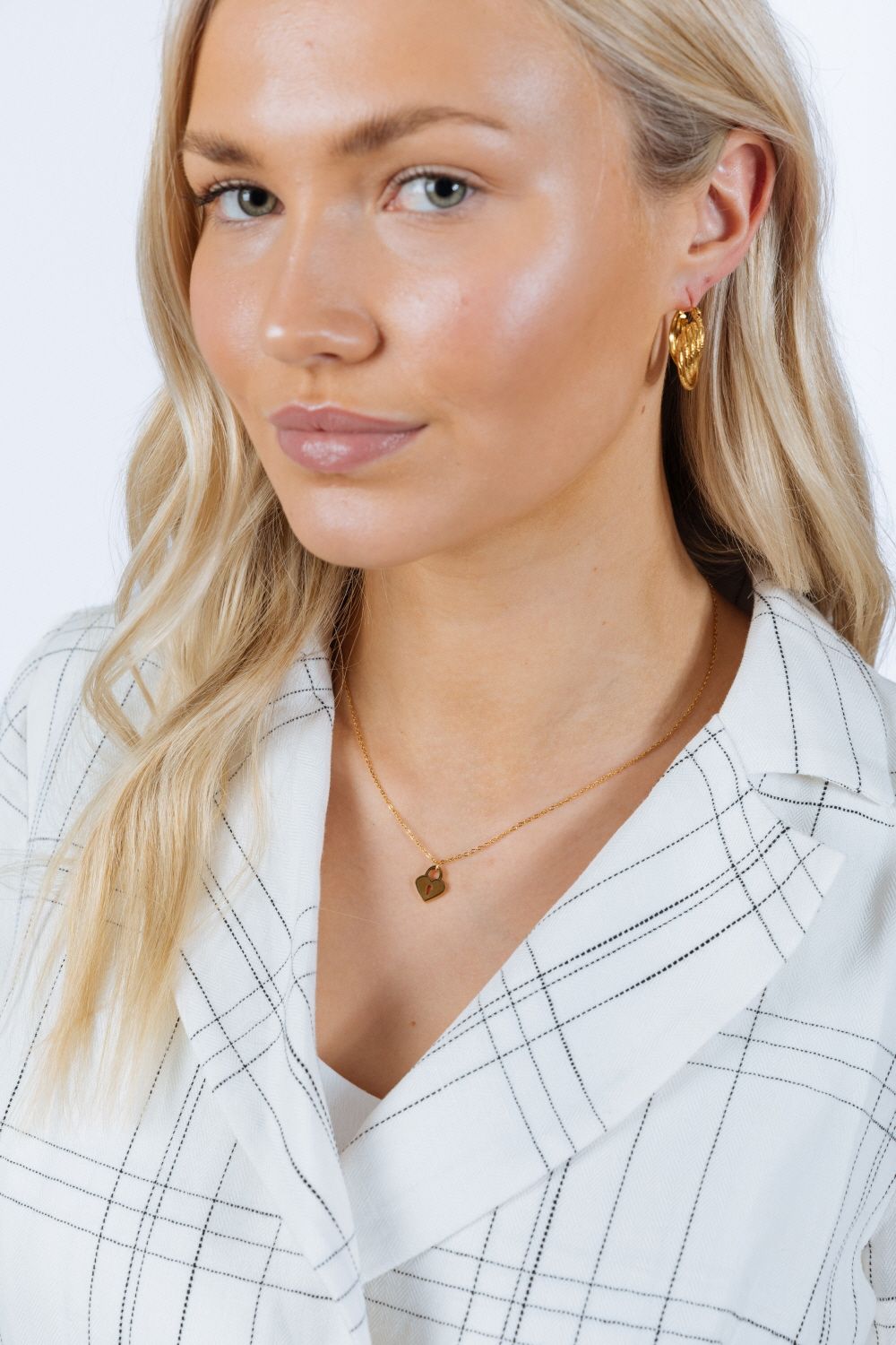 SVNX Heart Keyhole Pendant Necklace in Gold - Gift Boxed
