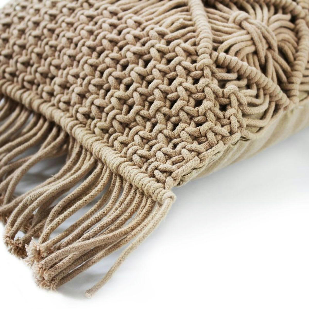 MACRAME - Coussin macramé en coton tressé rose nude 30x50