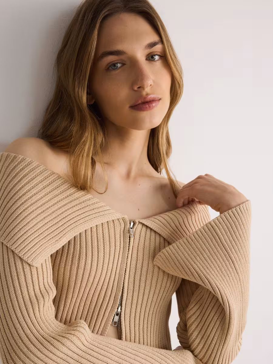 Cropped Jumper With Collar