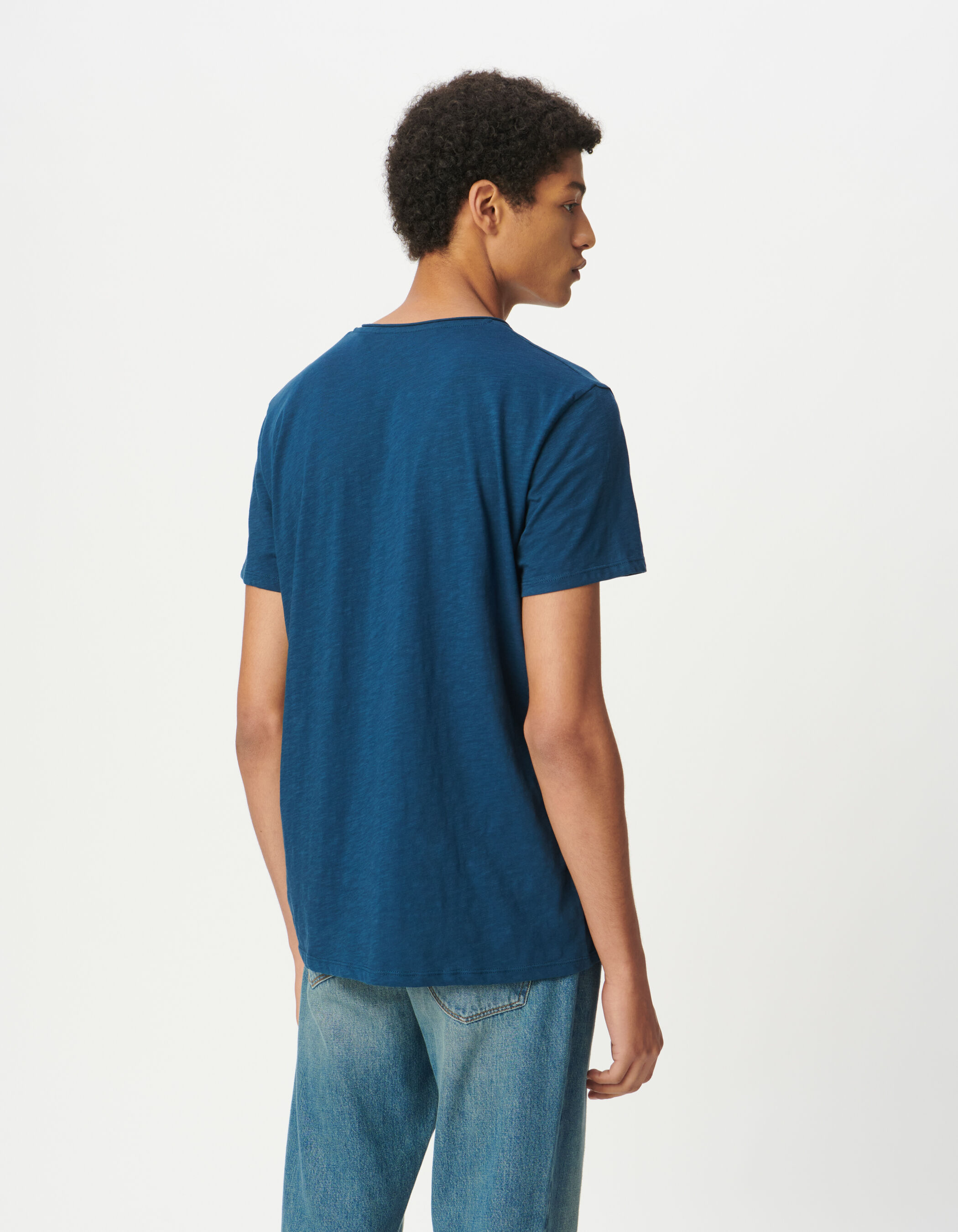 T-shirt encolure V bleu vif coton bio flammé Homme