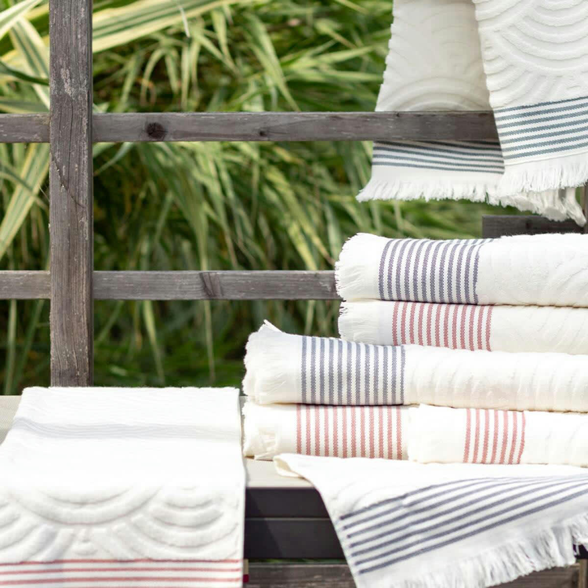 ARTEA - Serviette de bain Ecru Rouge Coton 50x100 cm