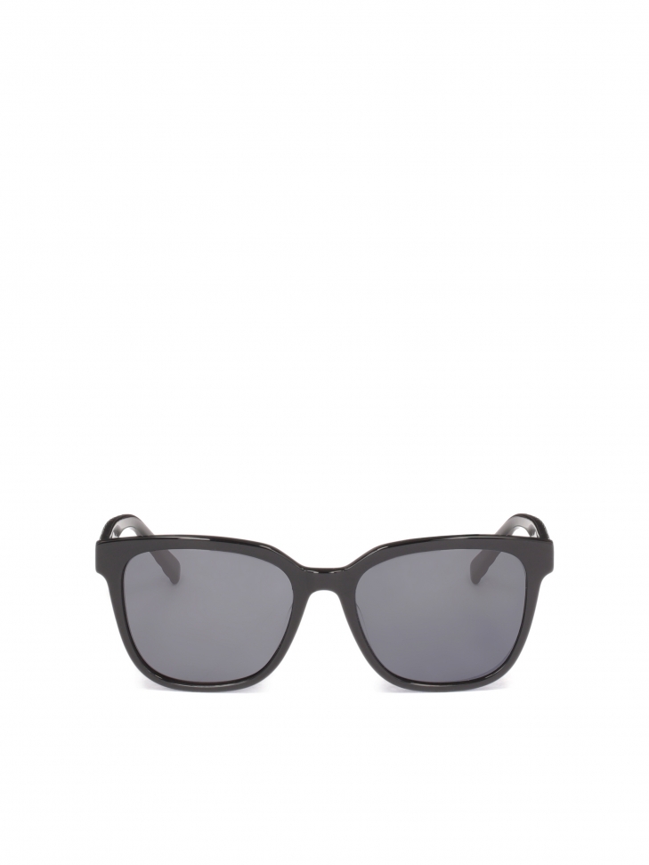 Ladies' timeless black sunglasses