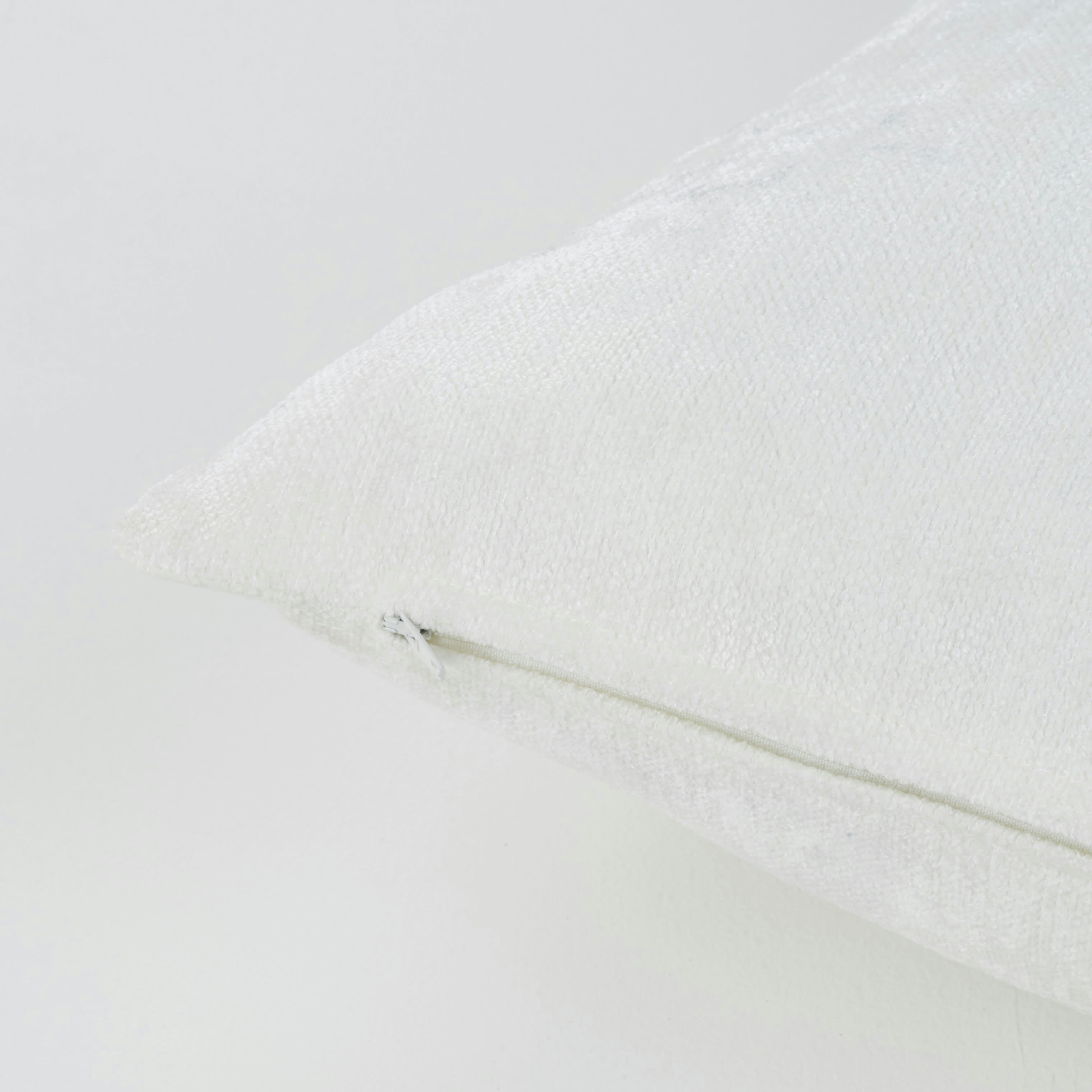 - Coussin en velours de polyester recyclé écru 40x60