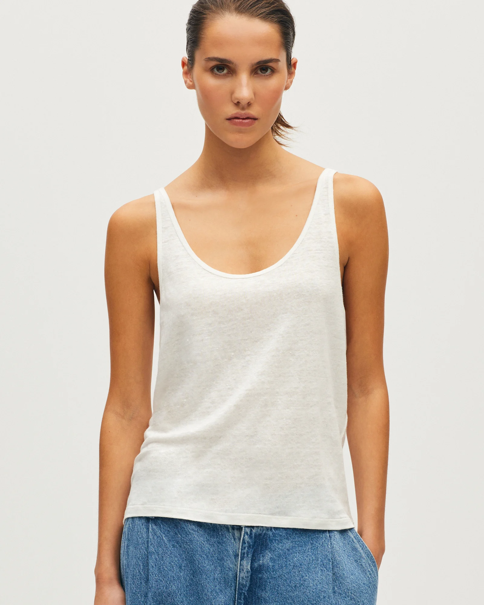 Débardeur à fines bretelles en lin