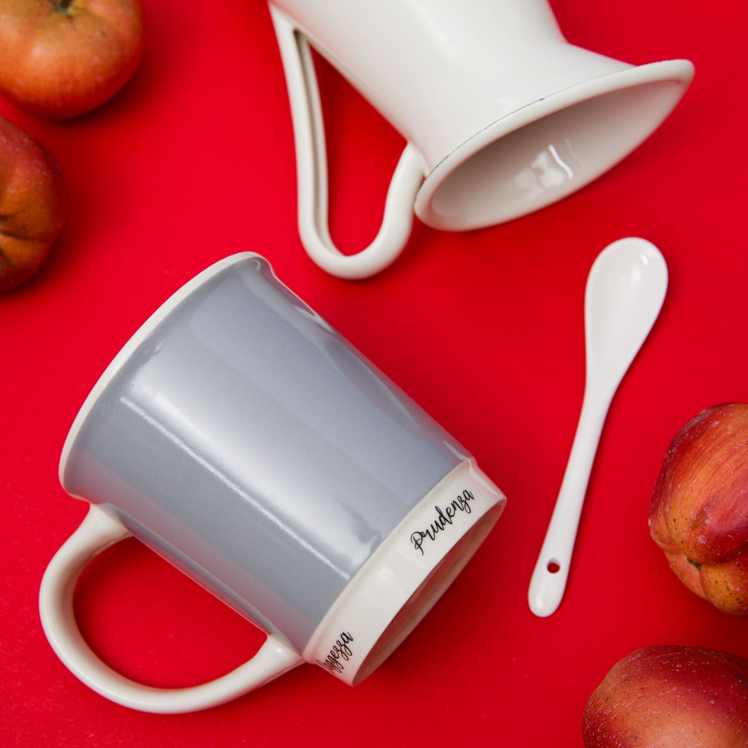 Mug grigia 400 ml con cucchiaino