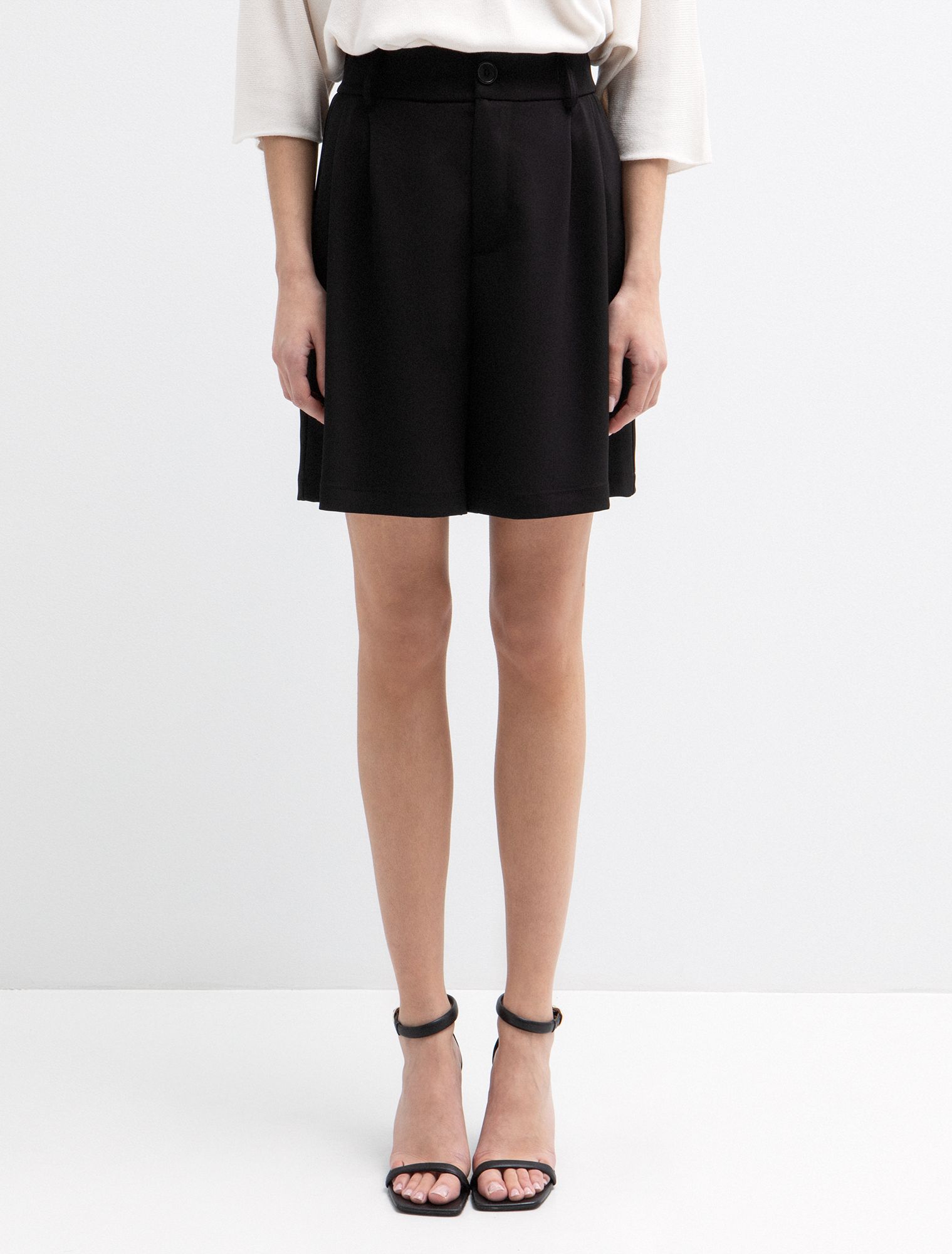 Βερμούδα-σορτς με πιέτες