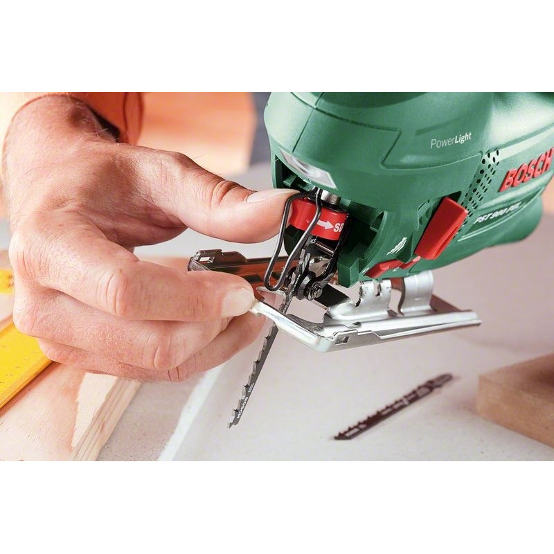 Scie sauteuse électrique PST 900 PEL 620 W BOSCH