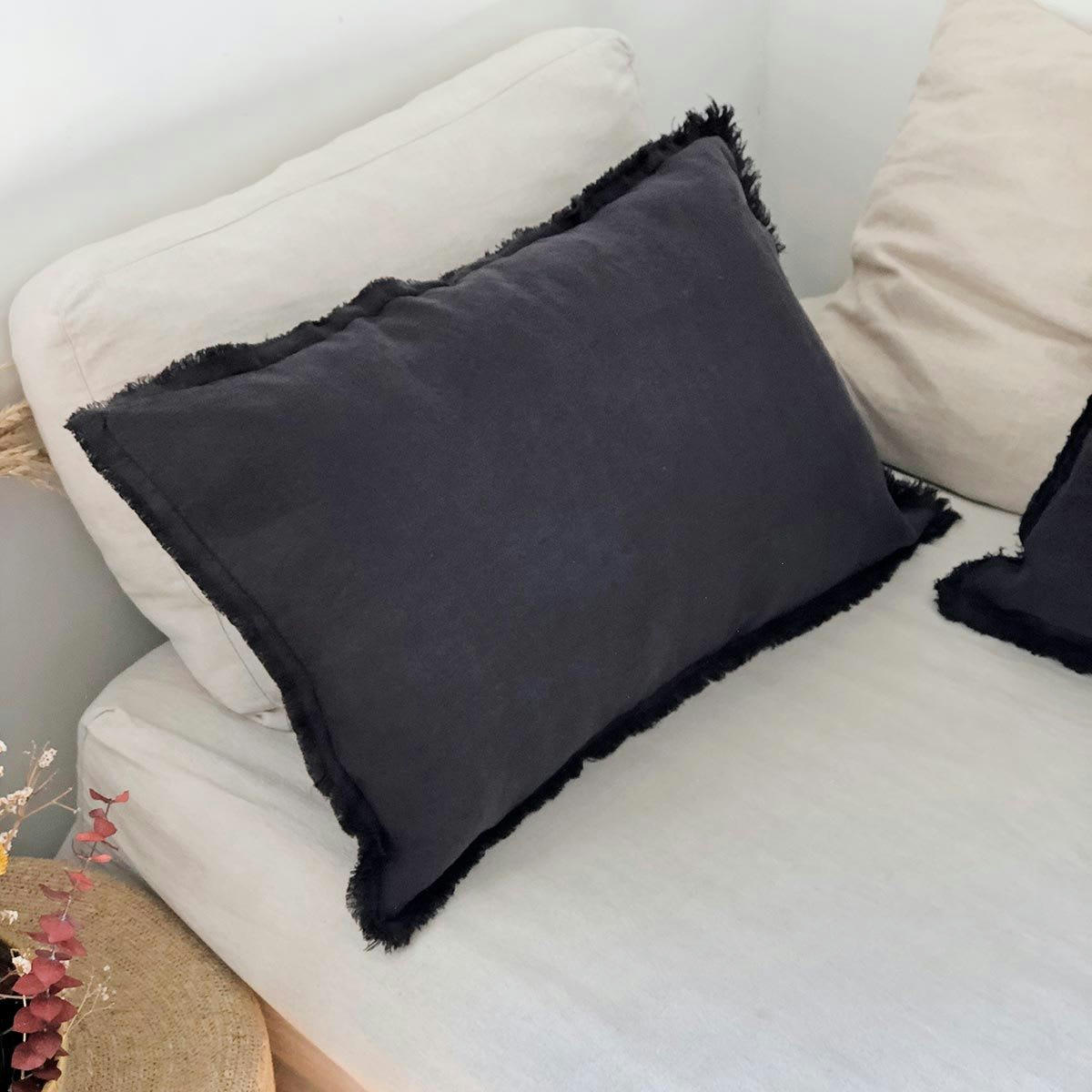 - Coussin en chanvre lavé Noir