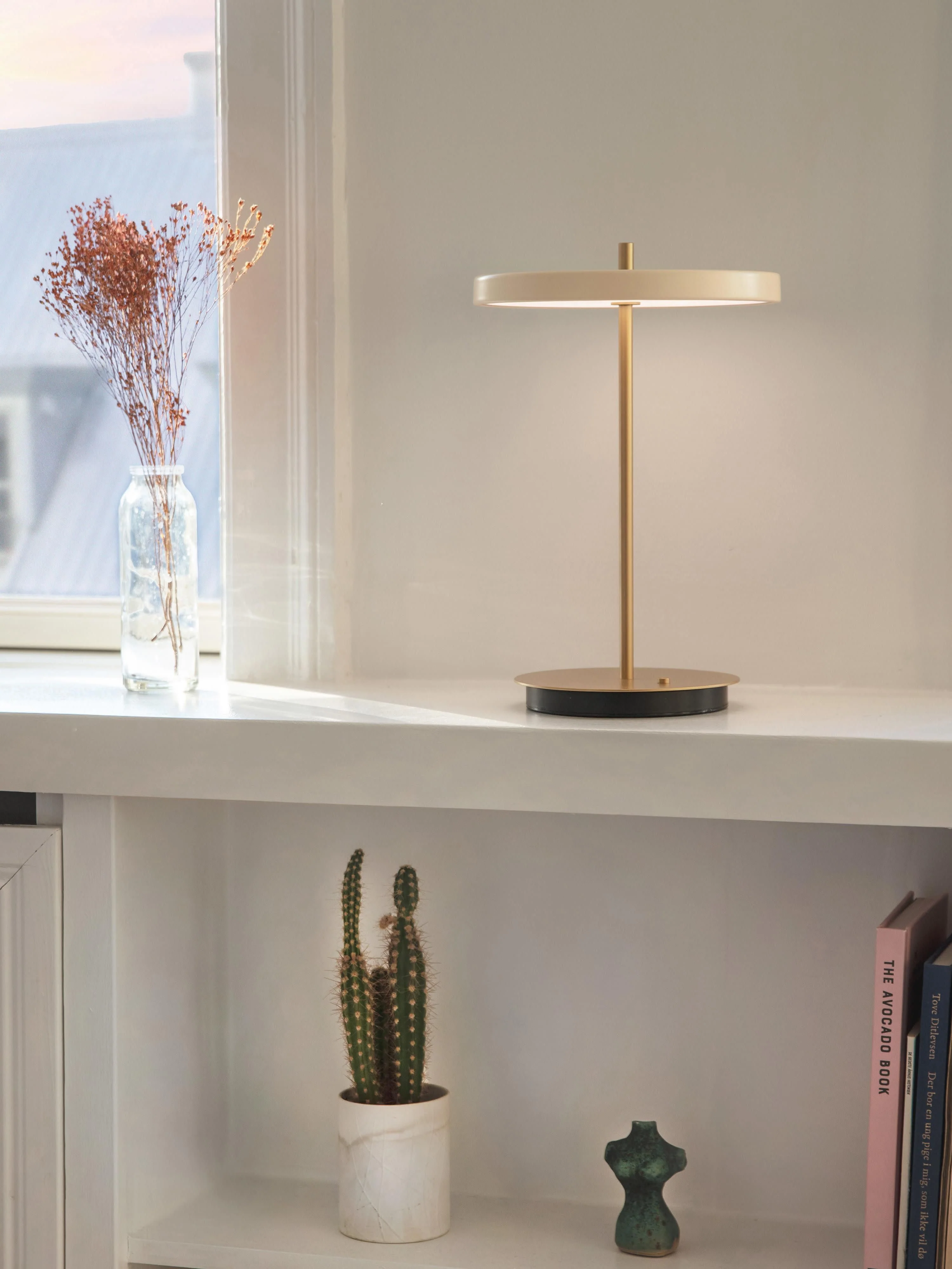 Kleine mobile LED-Tischlampe Asteria, dimmbar