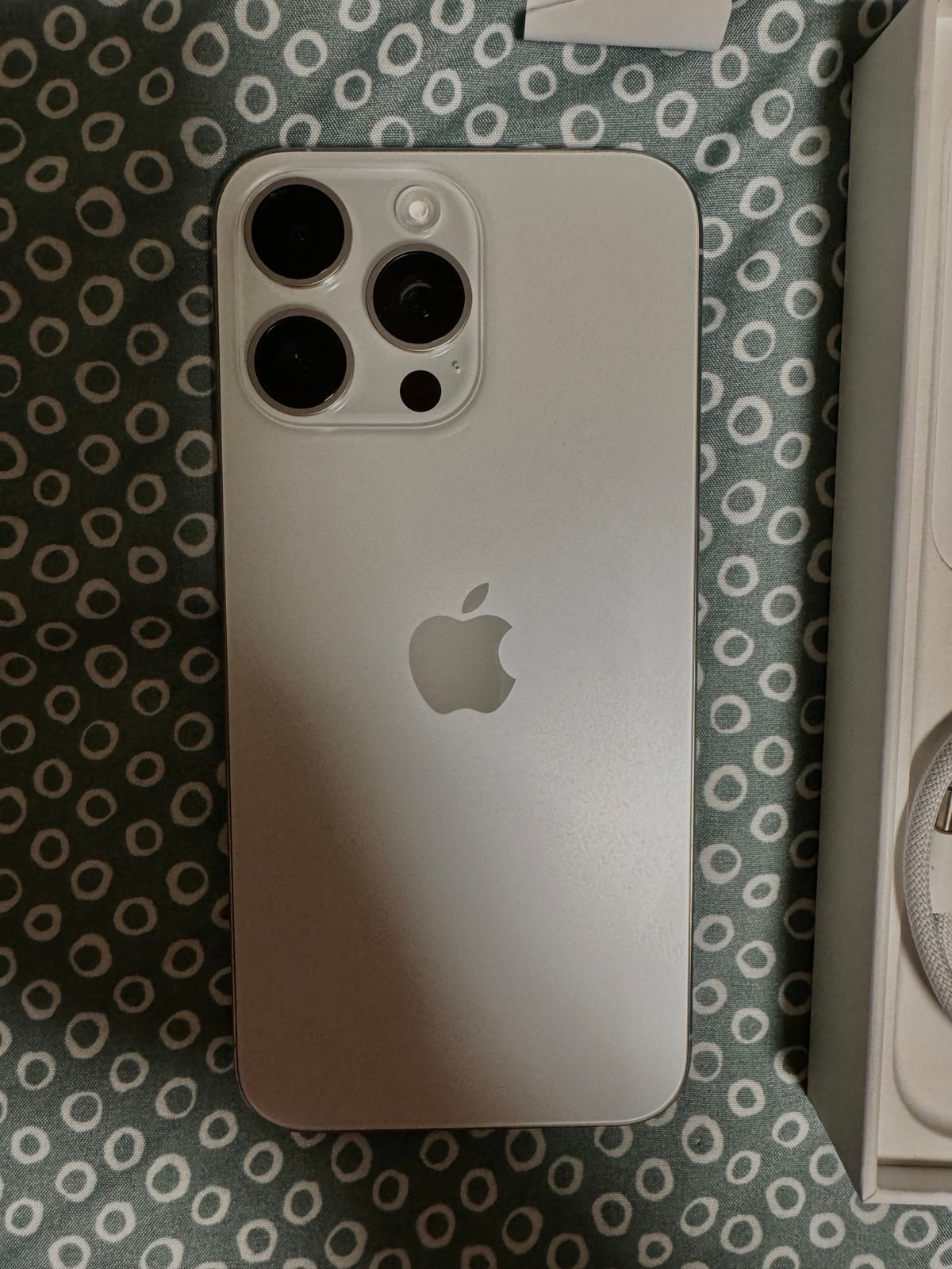 Apple iphone 15 pro max unlocked 1TB