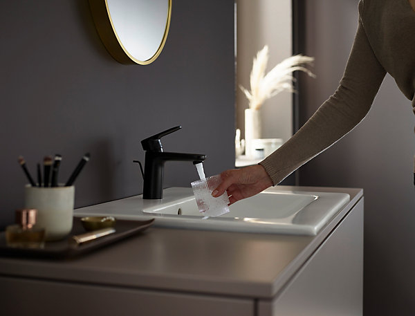 Mitigeur de lavabo noir mat Hansgrohe Vernis Blend 100