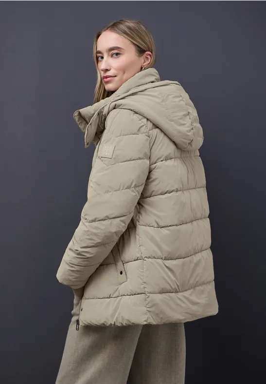 Steppjacke mit Strickdetails