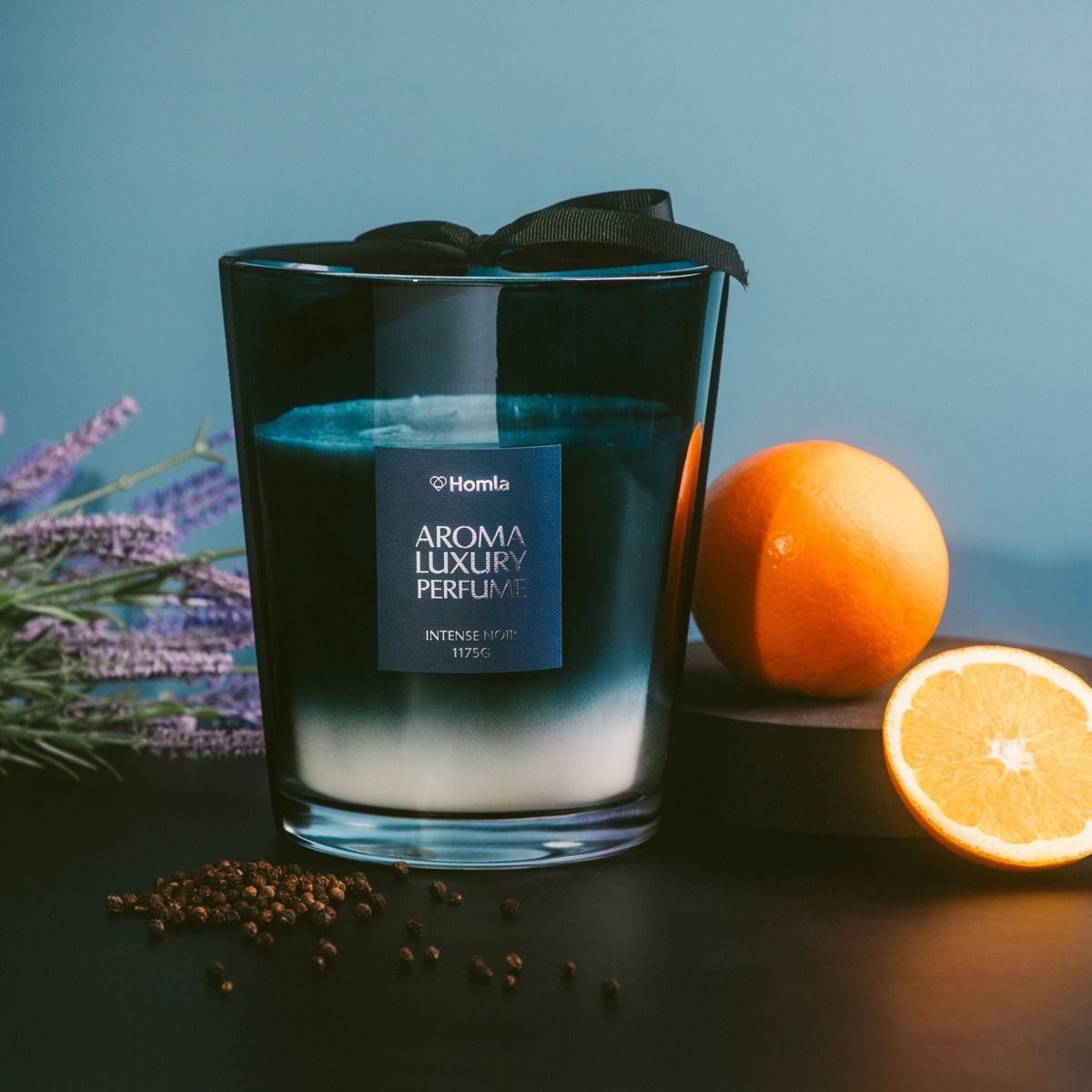 Świeca zapachowa EMBER Intense Noir 1175 g