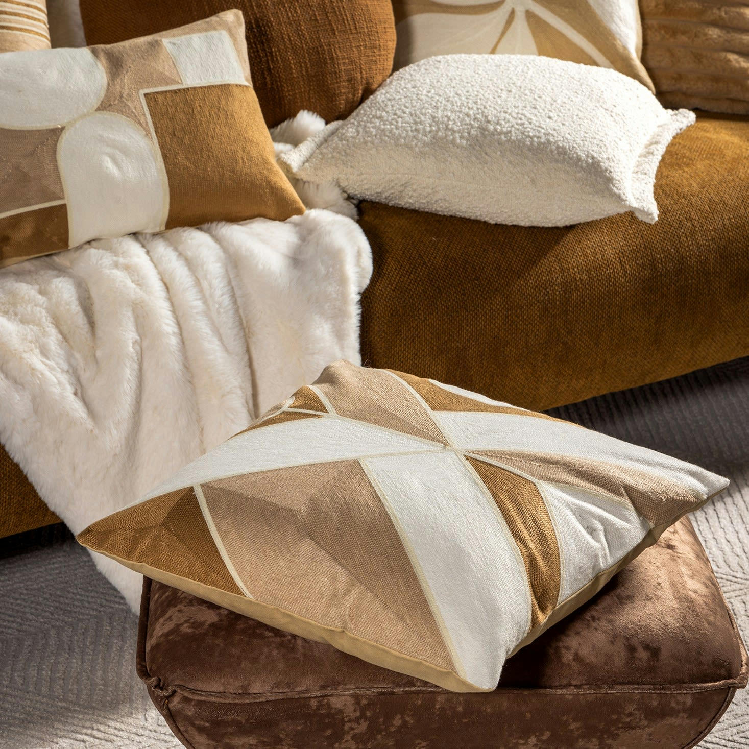 - Housse de coussin beige en coton-45x45 cm avec motif