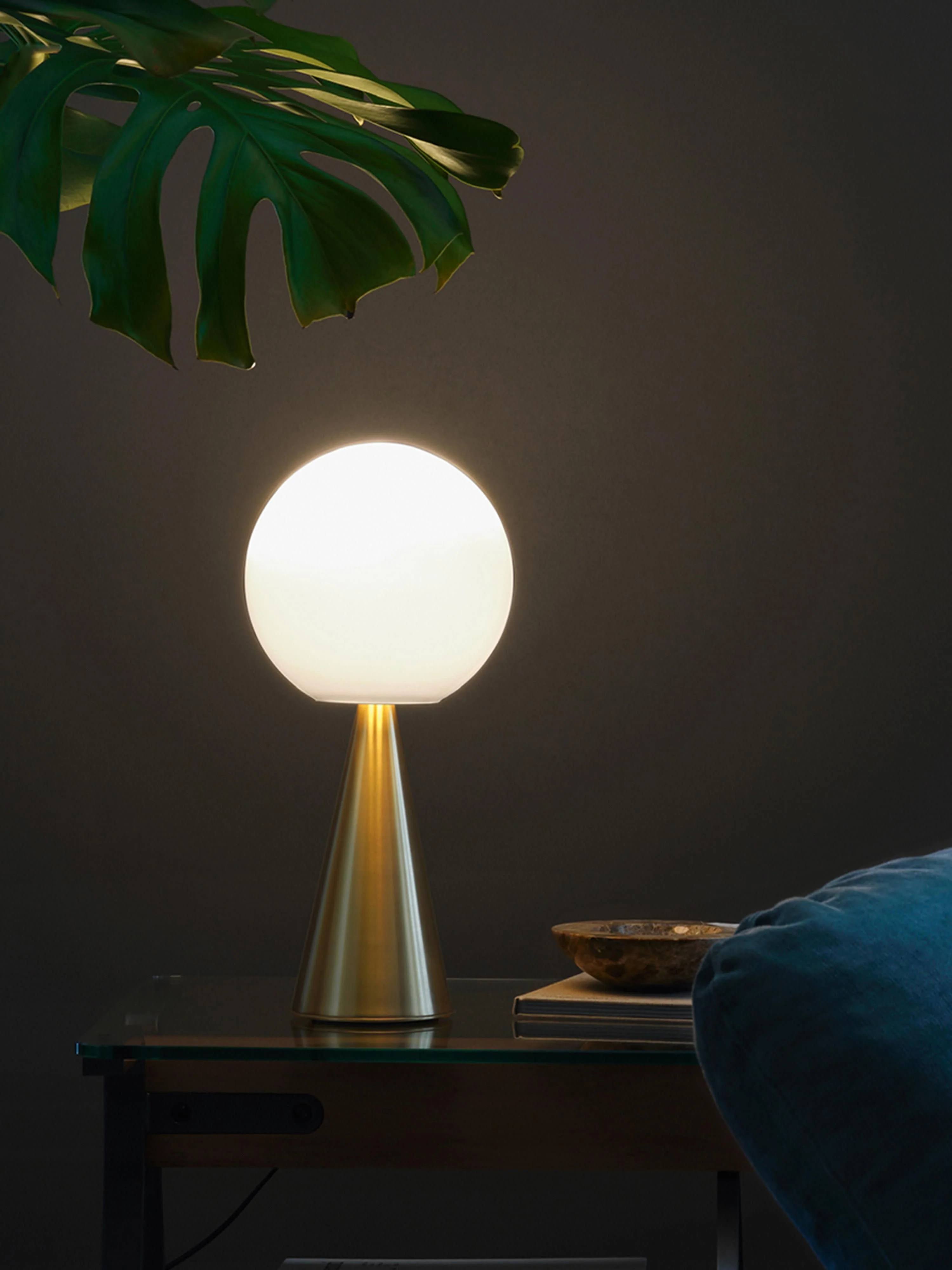 Kleine Tischlampe Bilia Mini, handgefertigt