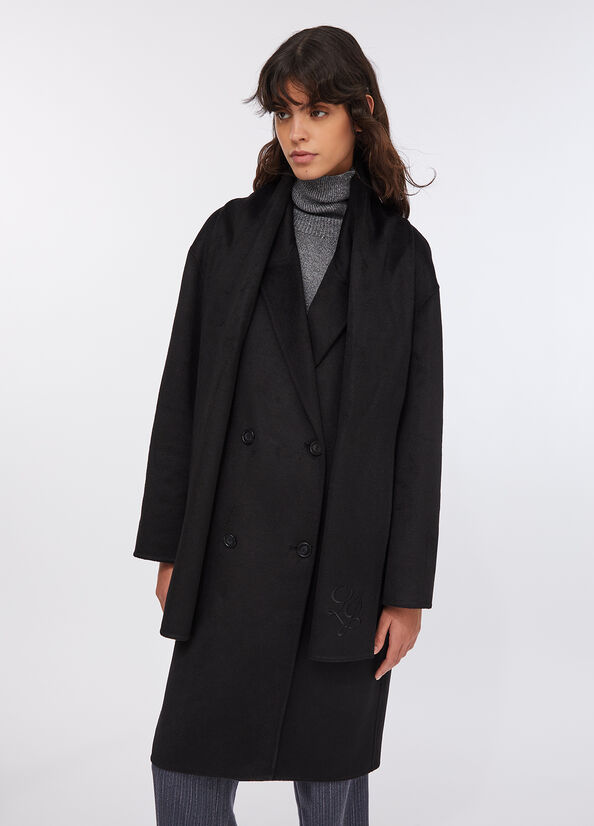 Cappotto in lana con sciarpa
