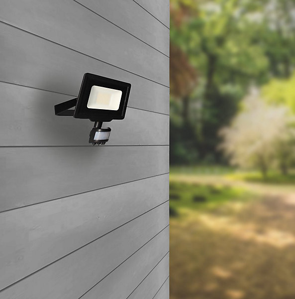Arlux Lighting Projecteur Mural KREON 10W 850lm - Detecteur de Mouvement - Noir