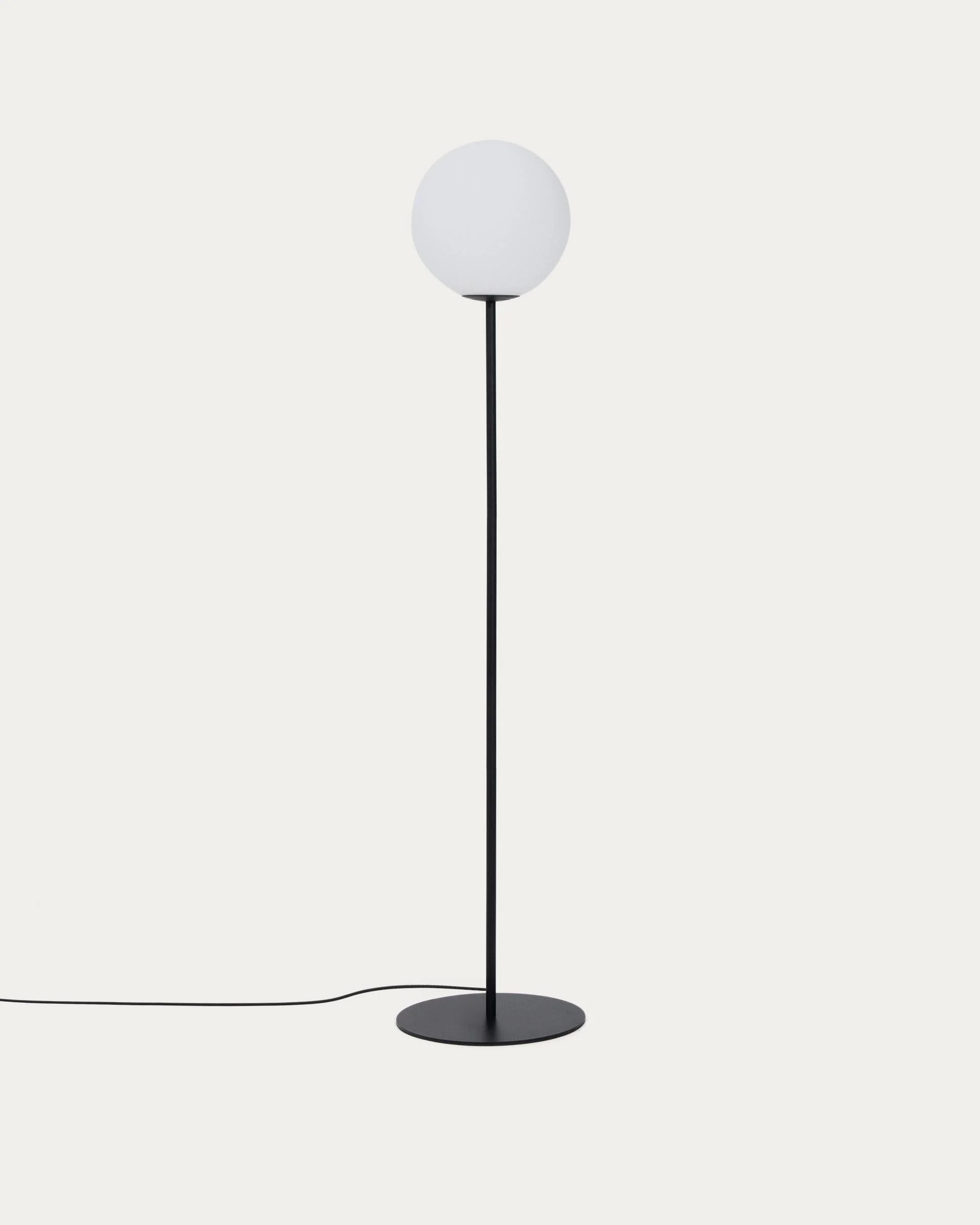 Brisia metal floor lamp with black finish and 1 frosted glass ball Ø30cm
