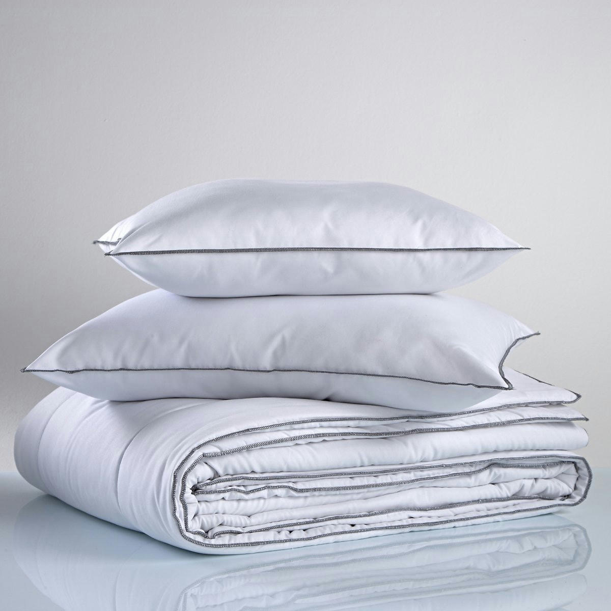 Couette synthétique 300g/m2 100% polyester