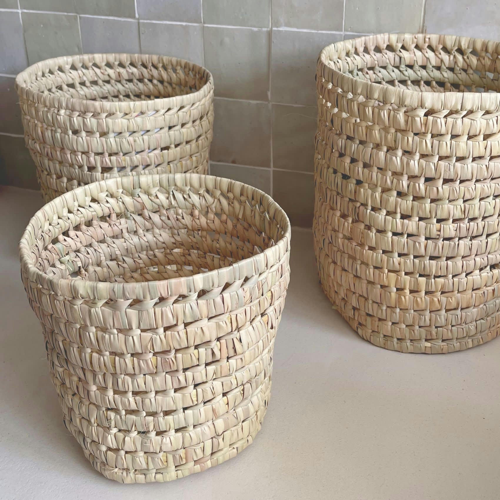 - Cache pot feuilles de palmier osier naturel 15x15 cm