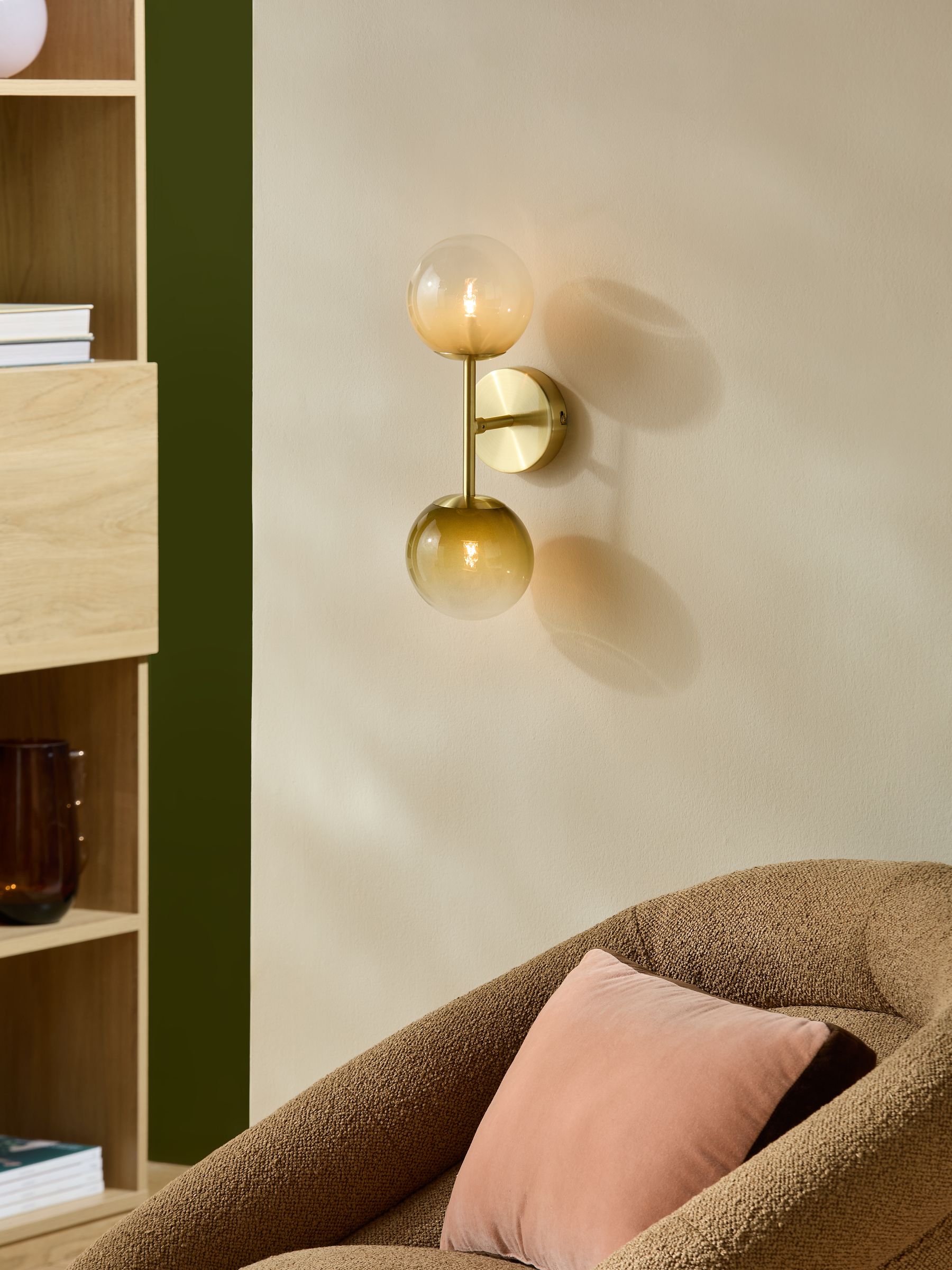 Globe Wall Light in Brass/Green Ombre