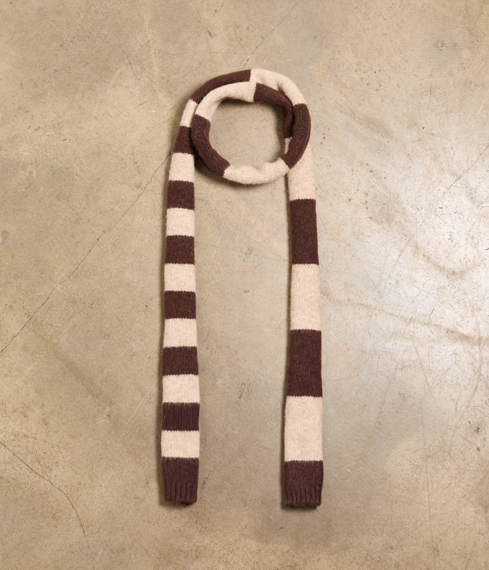 Écharpe à rayures marron Gru