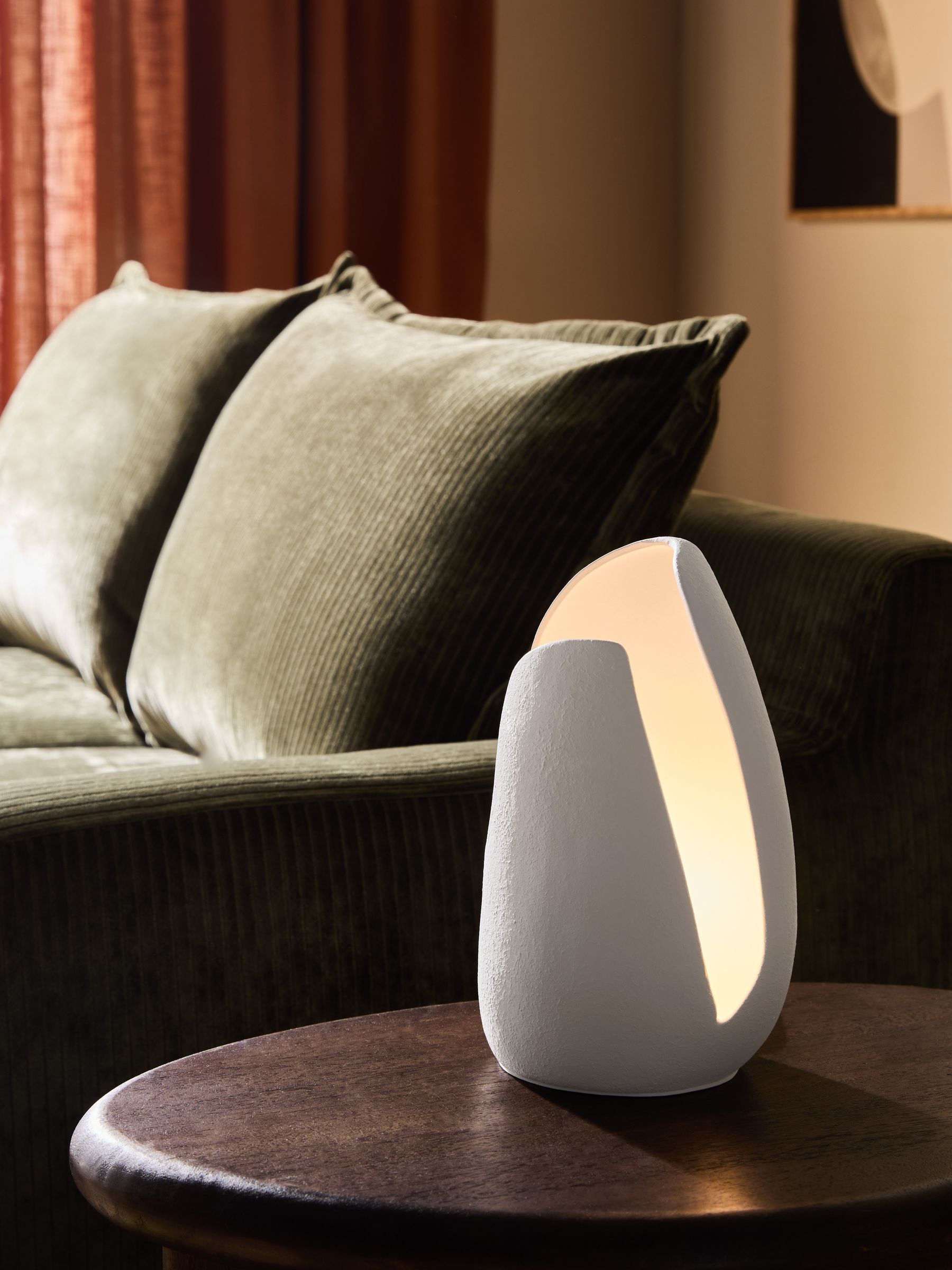 Lorelei Table Lamp in White Ceramic