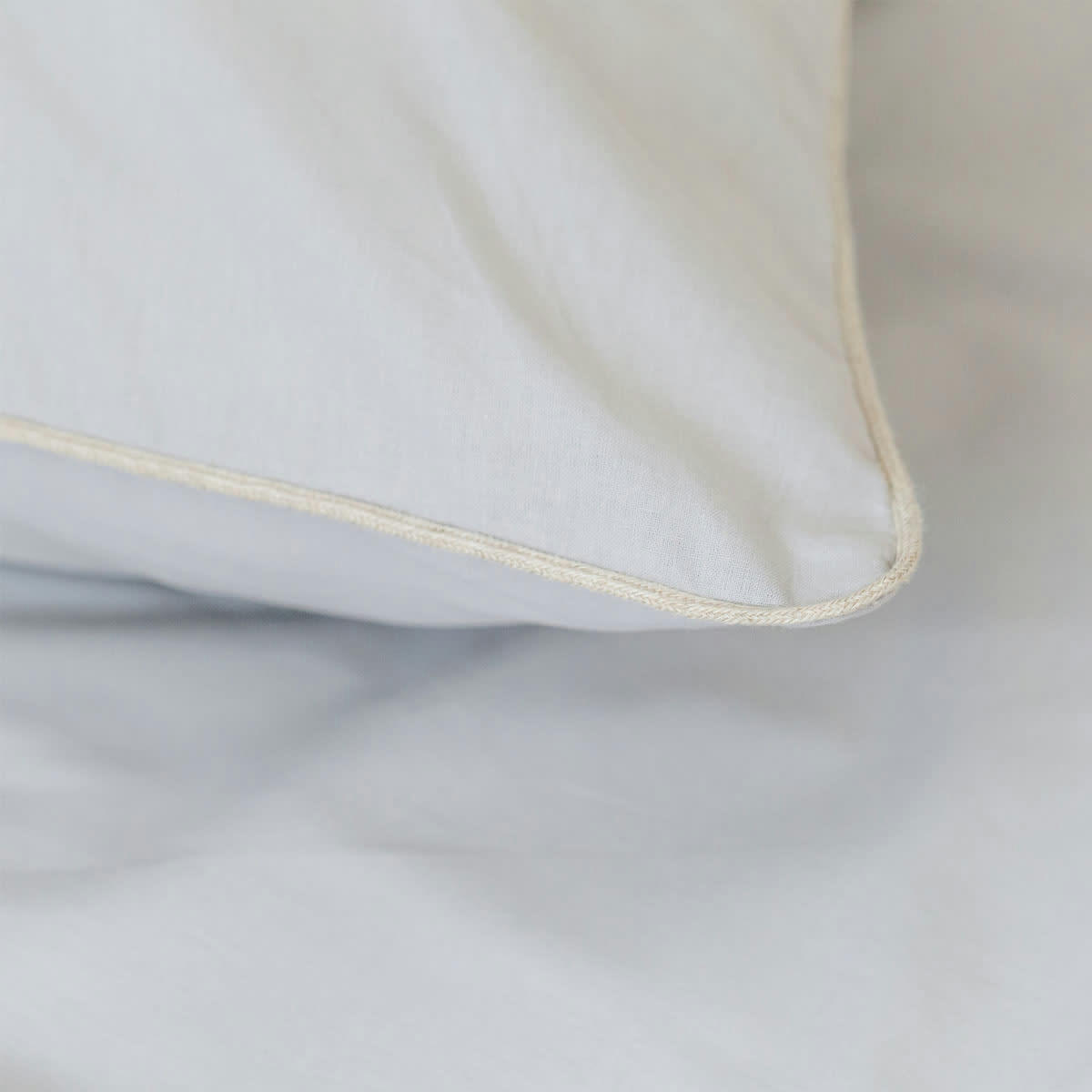 GRIS FALAISE - Taie d'oreiller unie en coton gris falaise 50x75