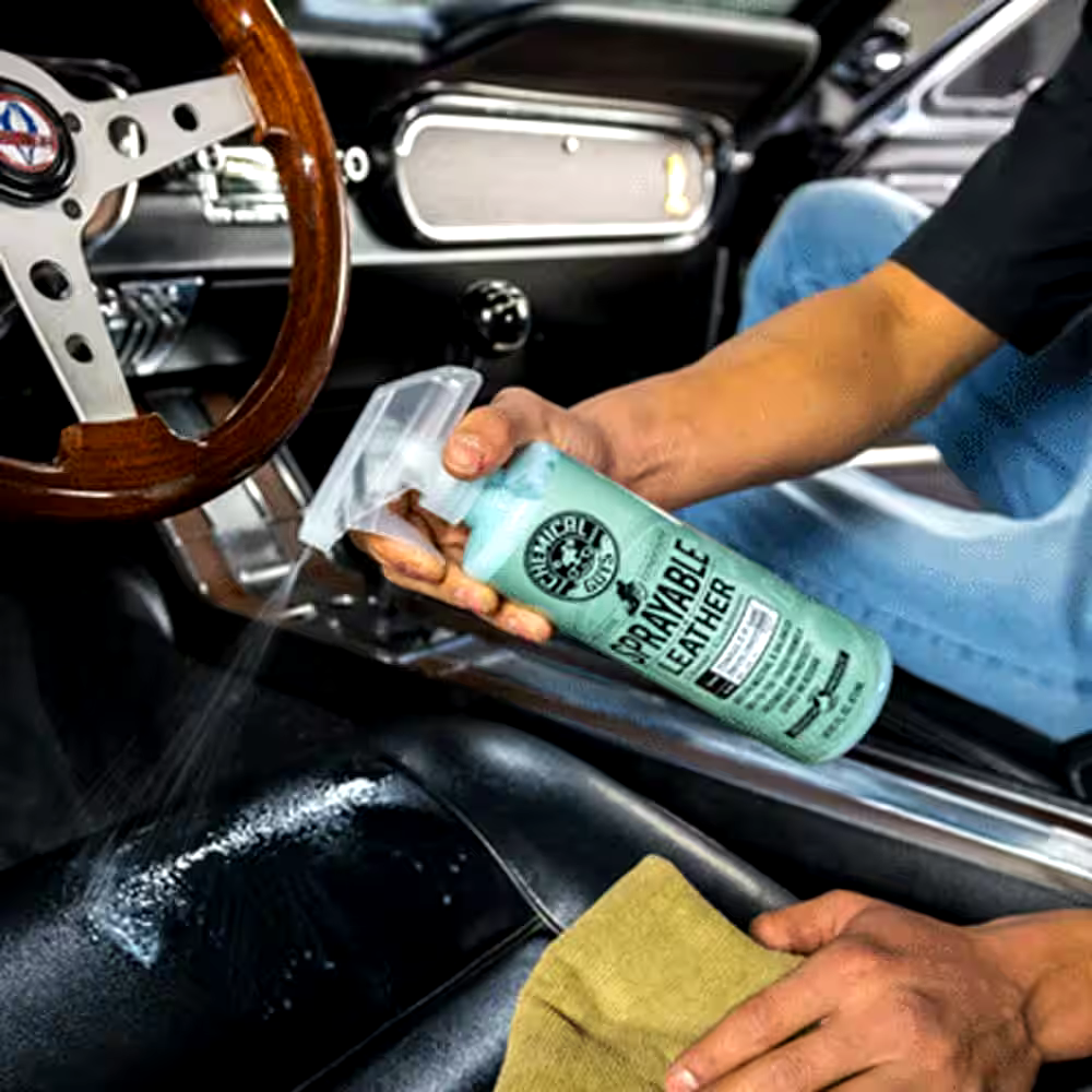 Chemical Guys Car Leather Cleaner & Conditioner Spray, Natural Leather Scent, 473-mL