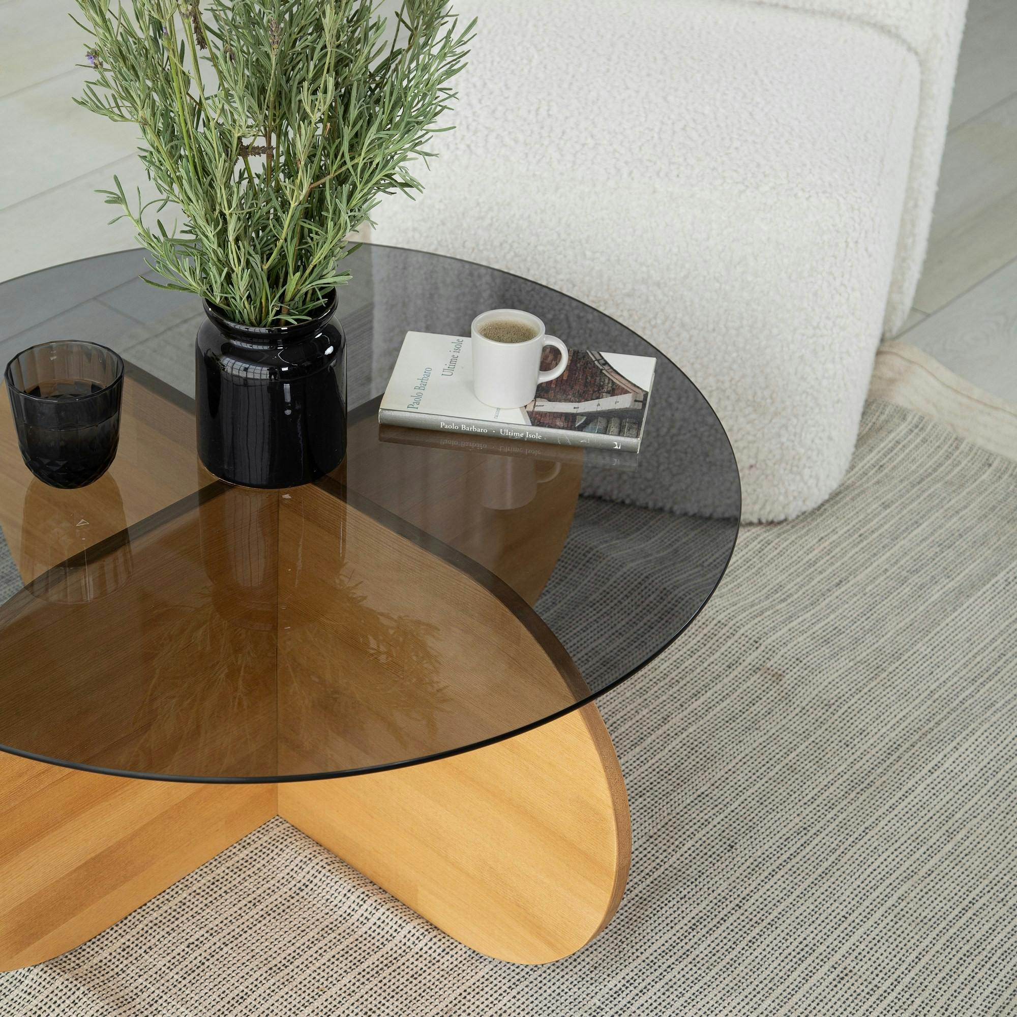 Table basse en verre fumé – pied en croix bois clair ANZIO