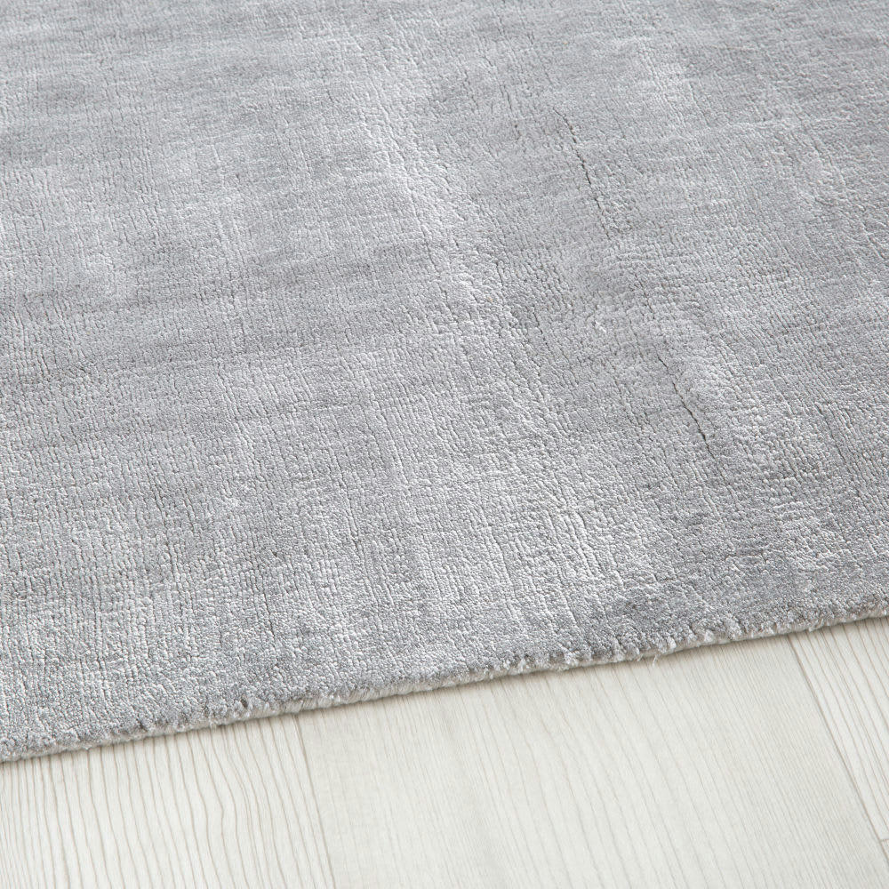 - Tapis tufté gris 140x200