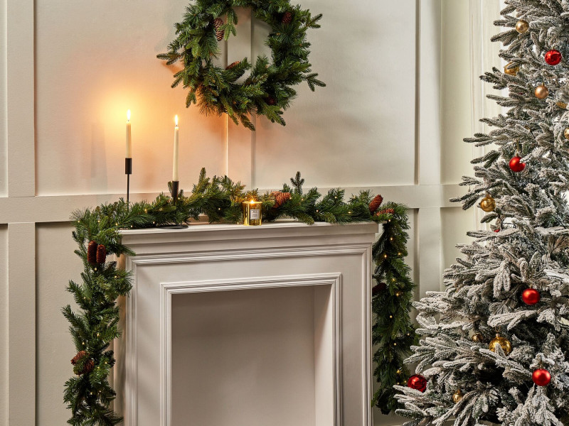 Girlanda świąteczna światełkami LED 270 cm zielona