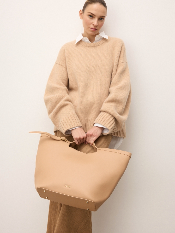 Large purse with pouch