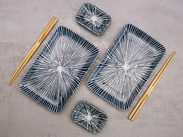 Zestaw do sushi dla 2 osób (4 el.) z pałeczkami Tokyo Design Studio - Tokusa Blue 33846