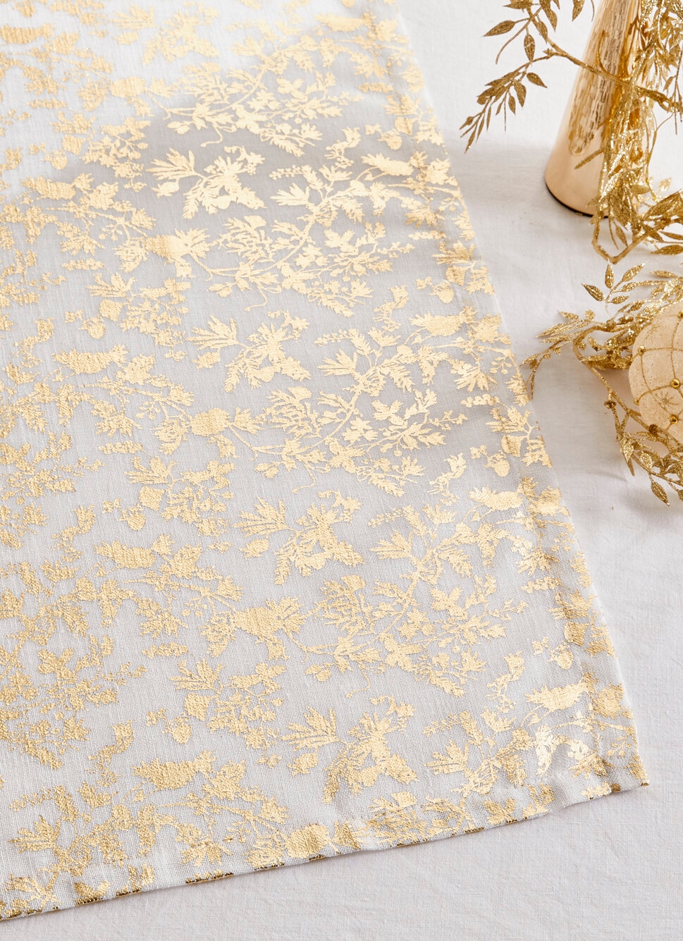 CHEMIN DE TABLE IMPRIMÉ FEUILLES DORÉES OR