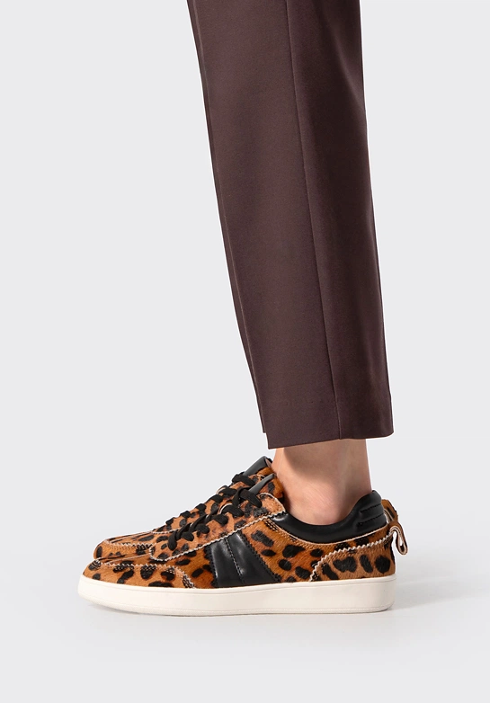 Damskie sneakersy w panterkę z naturalnego włosia brązowo - czarne