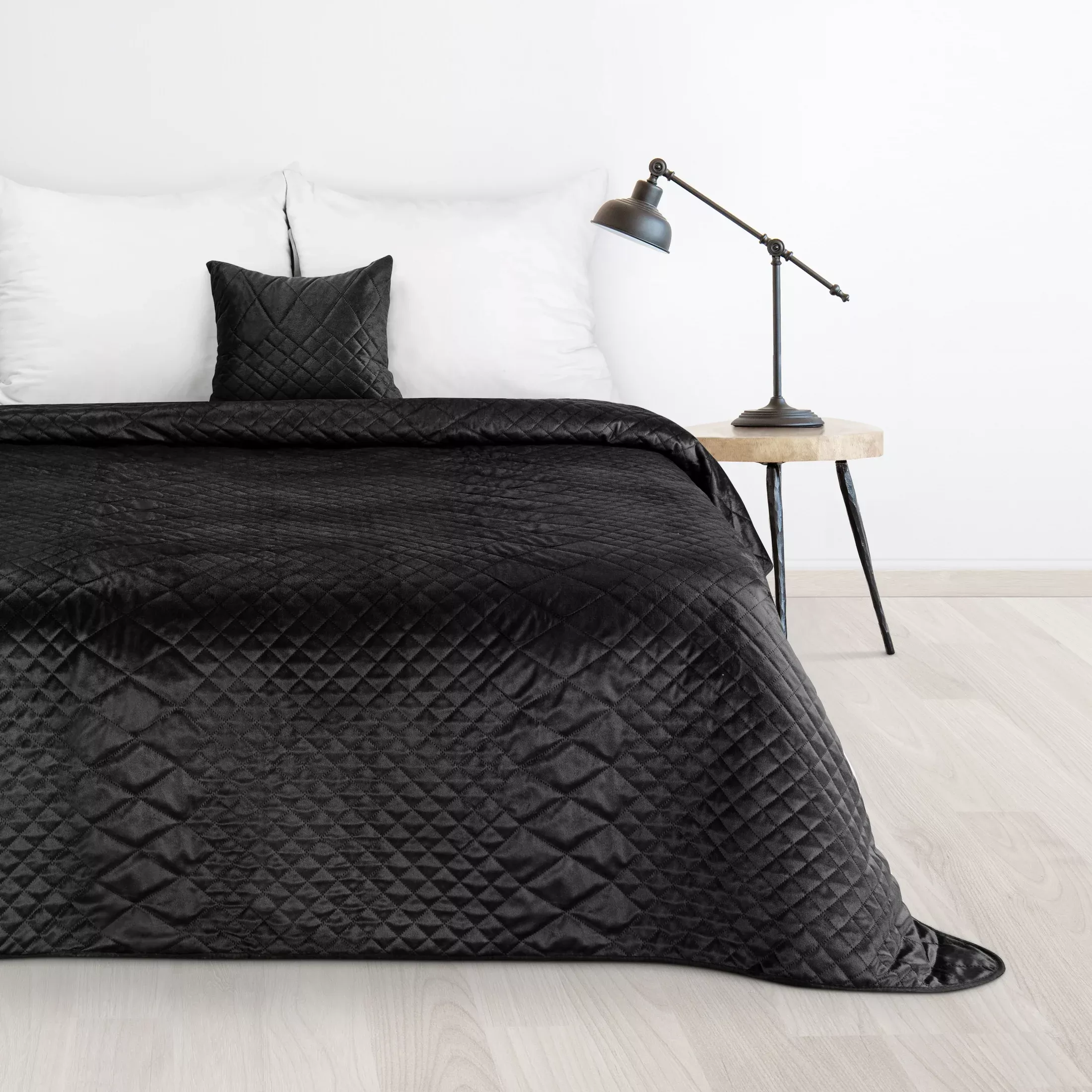 Narzuta welwetowa czarna 170x210 cm pikowana metodą hot press w geometryczny wzór LUIZ 3 Design 91