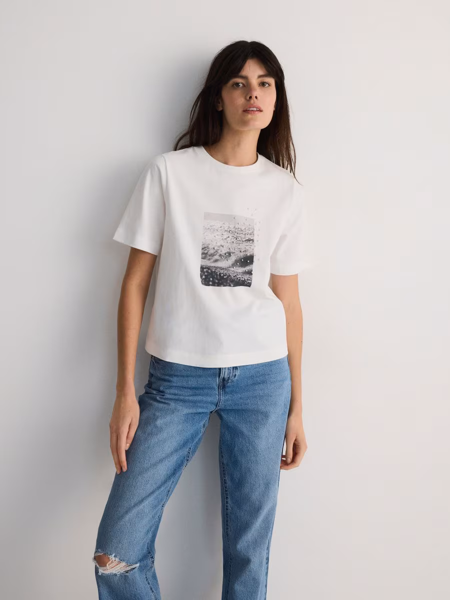 T-Shirt With Appliqu&eacute;