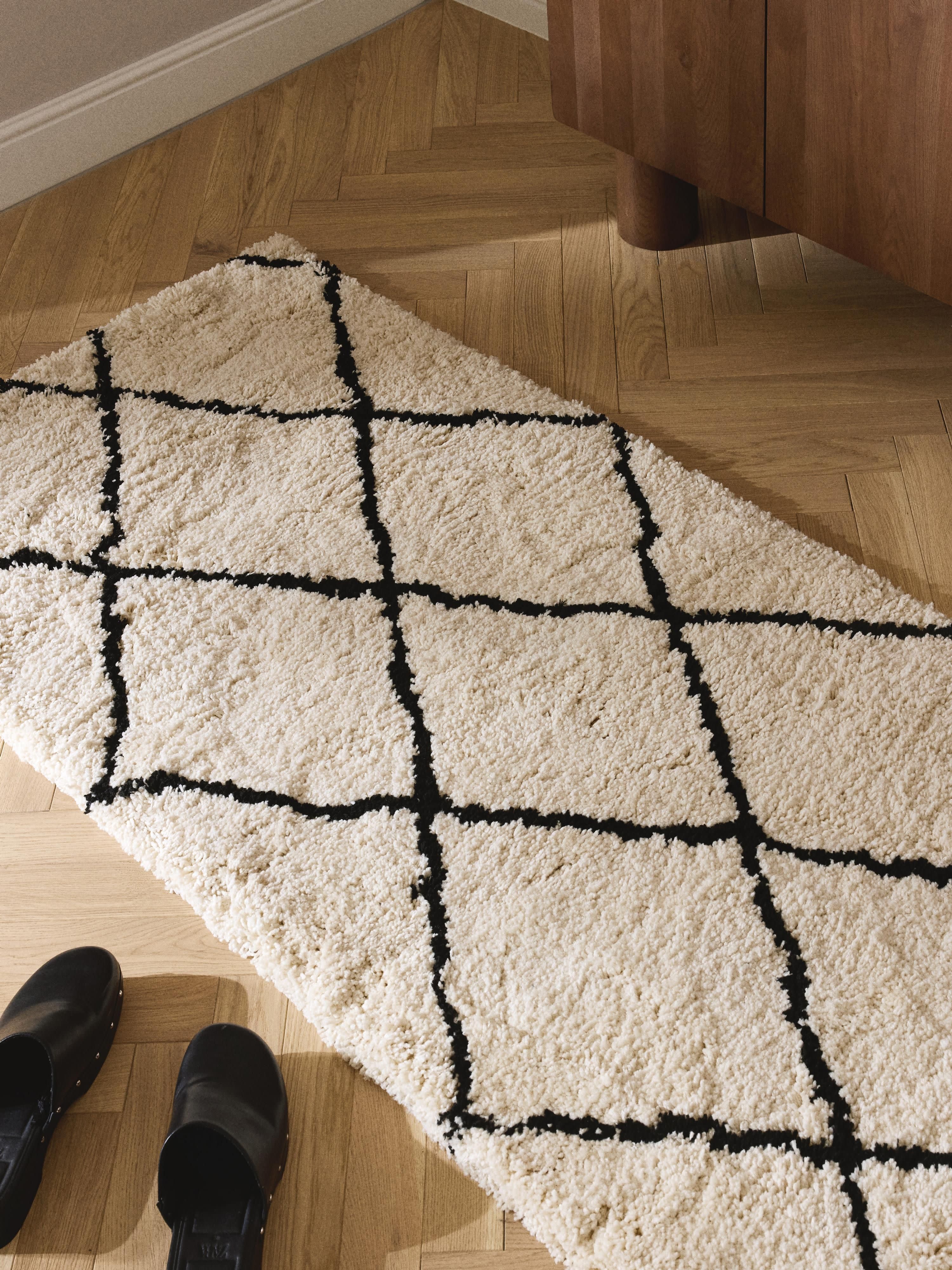 Flauschiger Hochflor-Läufer Naima, handgetuftet